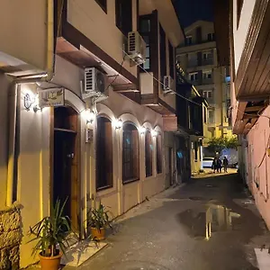 Lily Town Hostel Antalya
